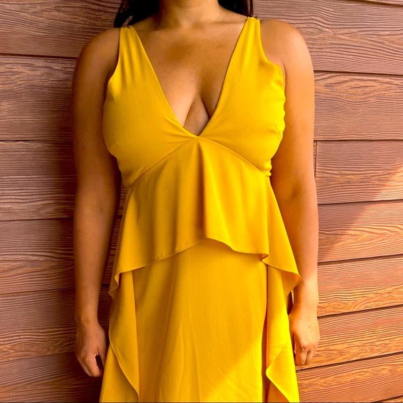 Adelyn Rae Beautiful Yellow V-neck Summer Dress size M - Picture 3 of 6